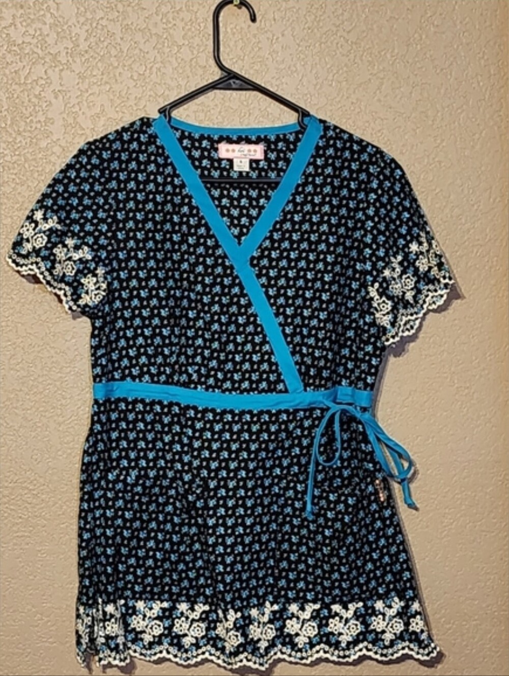 Health care, Nurse, Respiratory, Dental, Designer, Spa, etc. KOI SCRUB TOPS